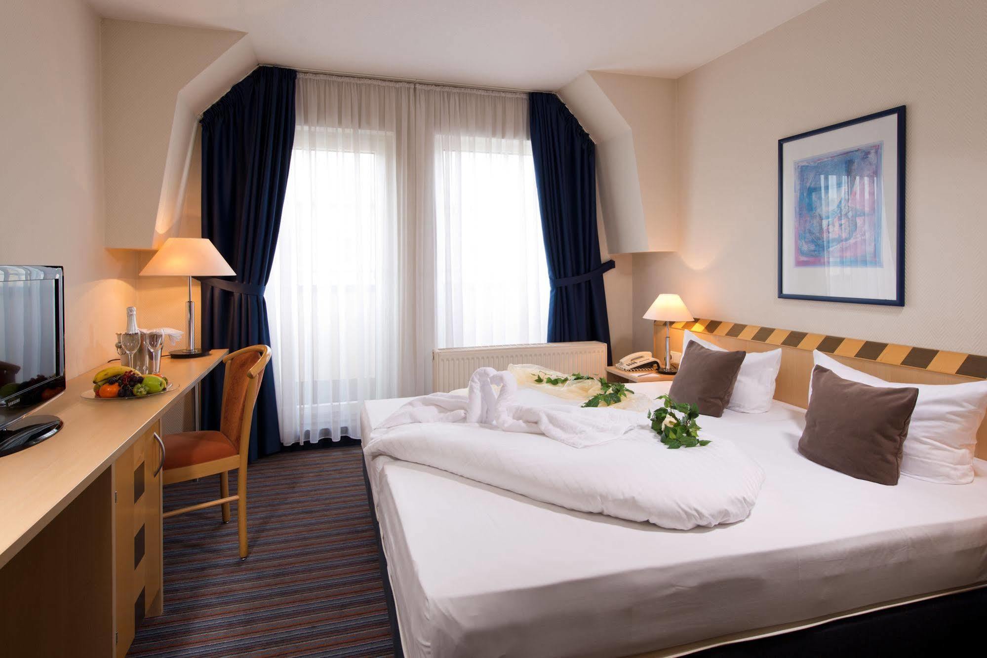Achat Hotel Dresden Elbufer מראה חיצוני תמונה